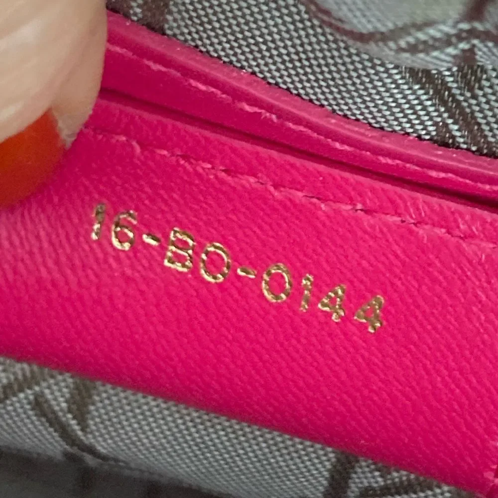 🚫SOLD🚫 Christian Dior
Lady Dior Bag Cannage Quilt Lambskin Medium - Picture 13 of 13